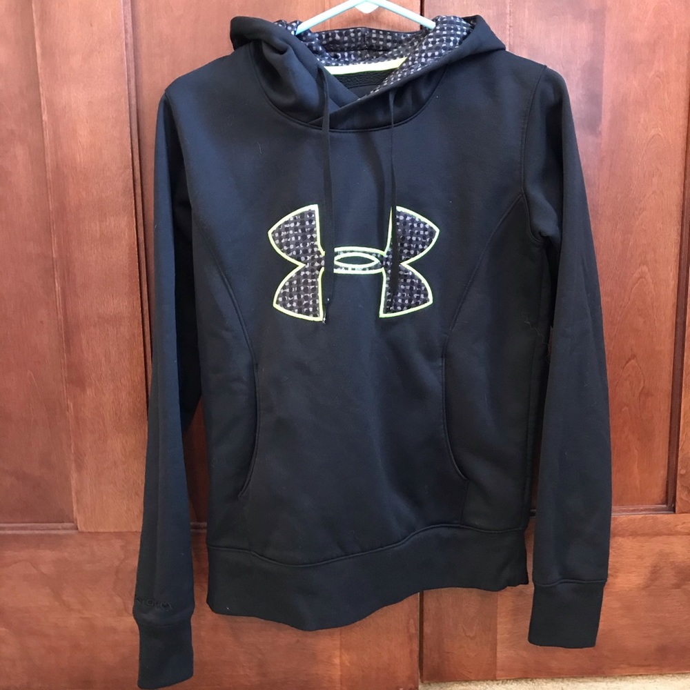 Under Armour | Black Hoodie